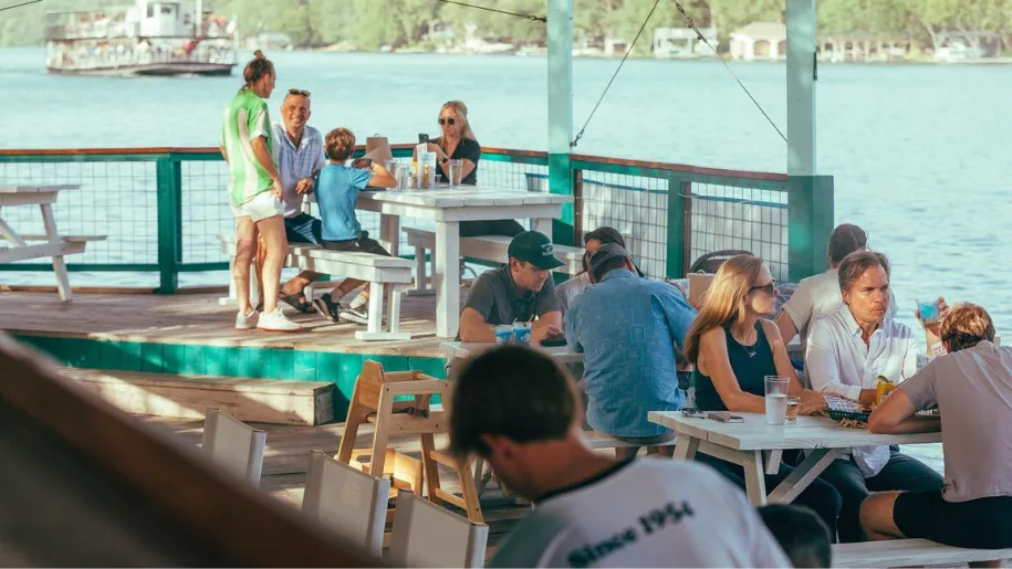Ski Shores Cafe