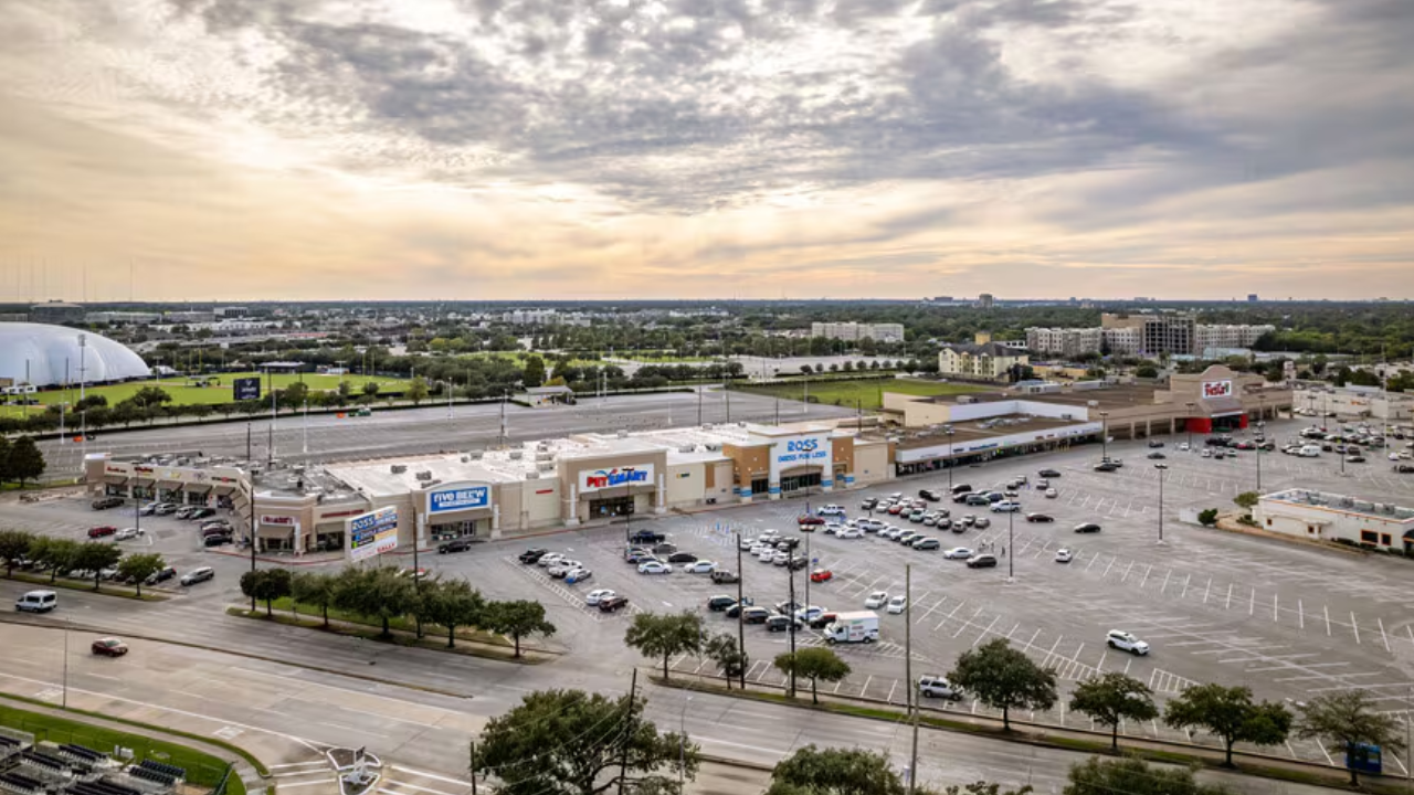 shops at three corners