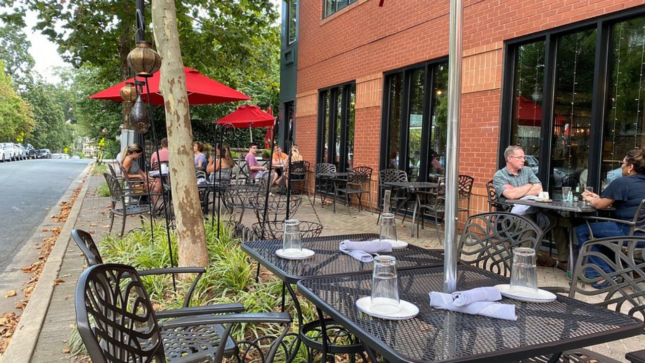 green pig bistro